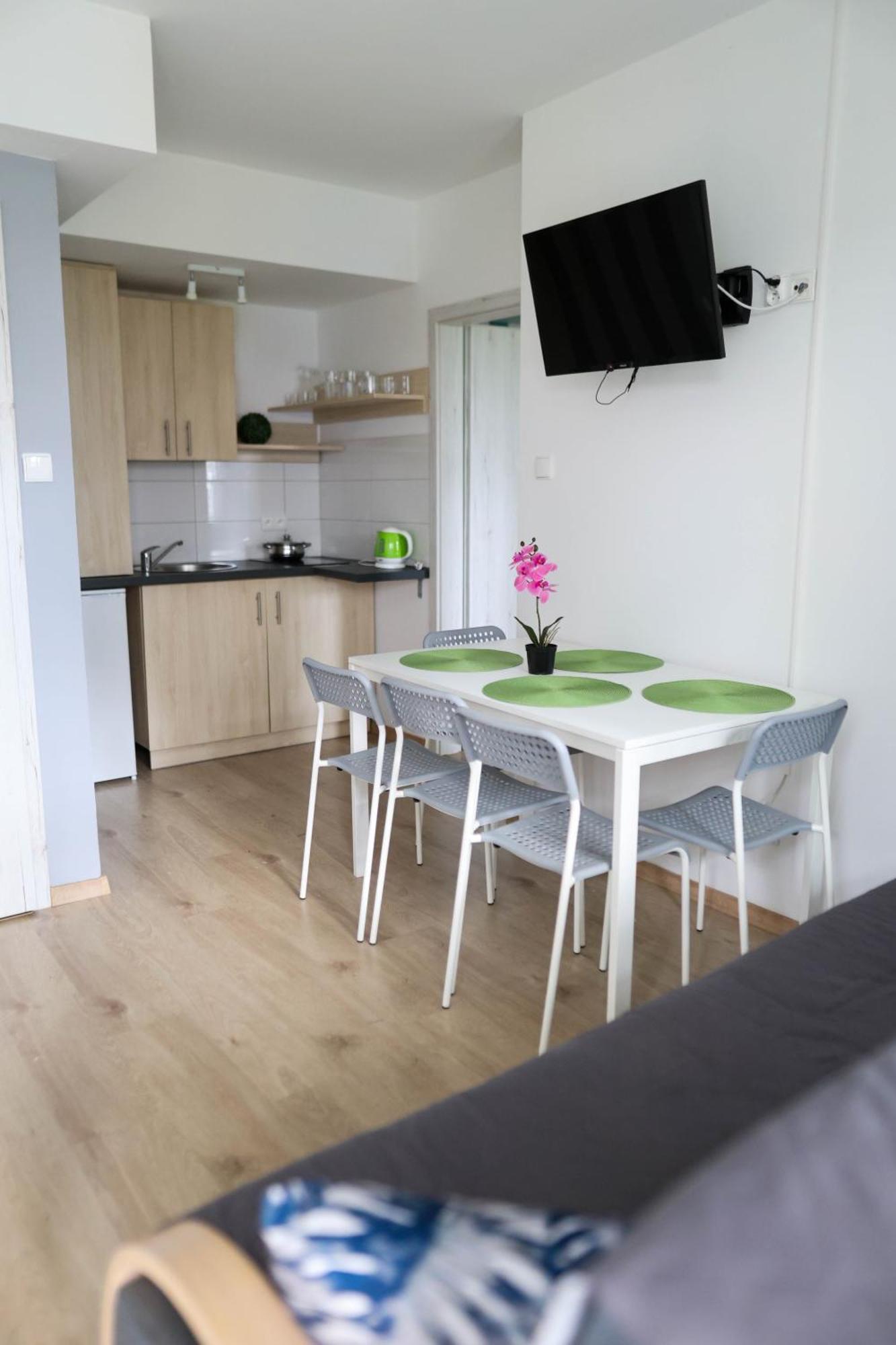 Apartamenty Poddabek- Basen Kryty, Sauna, Animacje Dla Dzieci , Malpi Gaj, Baseny Na Dachu Поддомбе Экстерьер фото