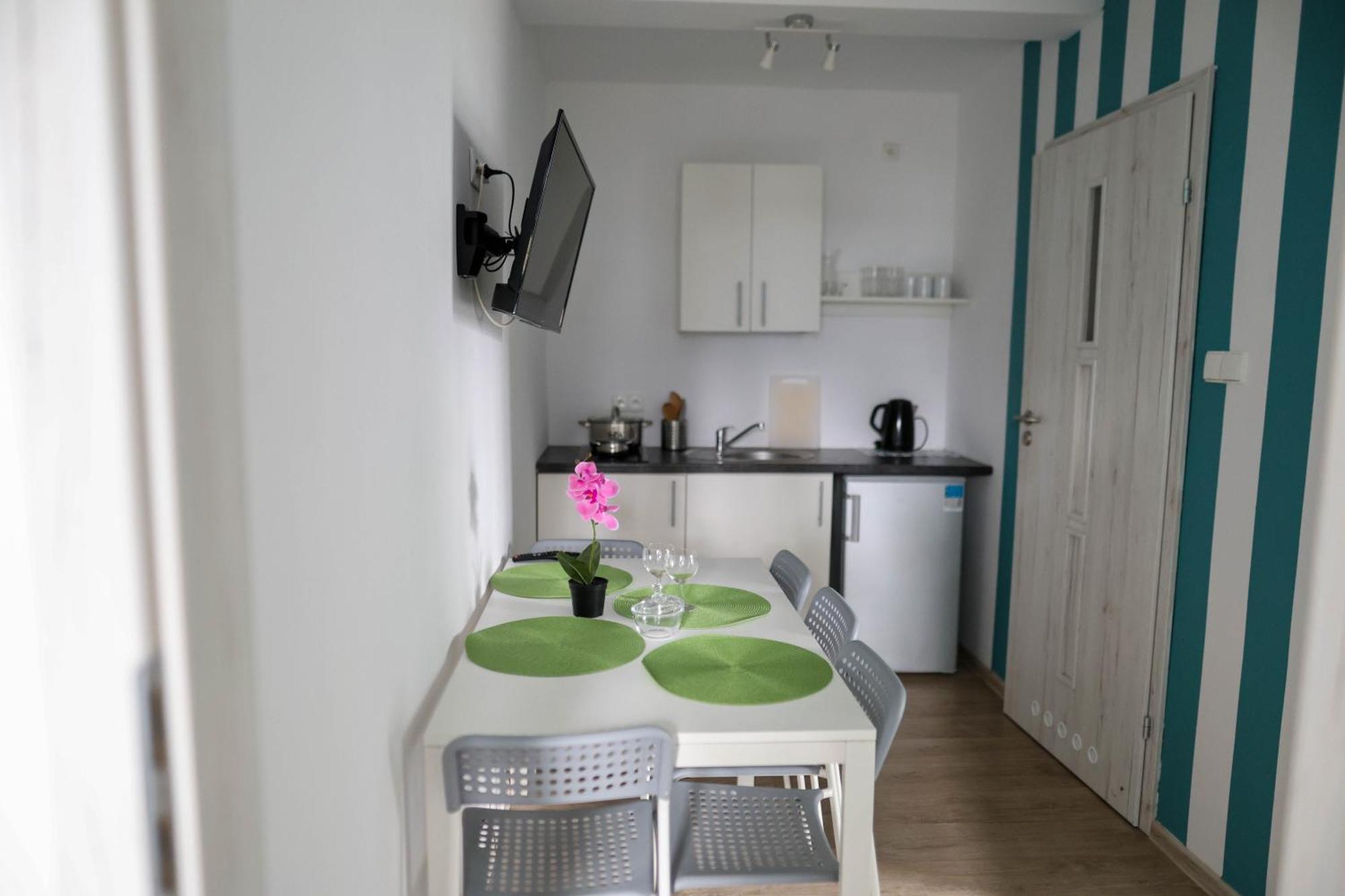 Apartamenty Poddabek- Basen Kryty, Sauna, Animacje Dla Dzieci , Malpi Gaj, Baseny Na Dachu Поддомбе Экстерьер фото